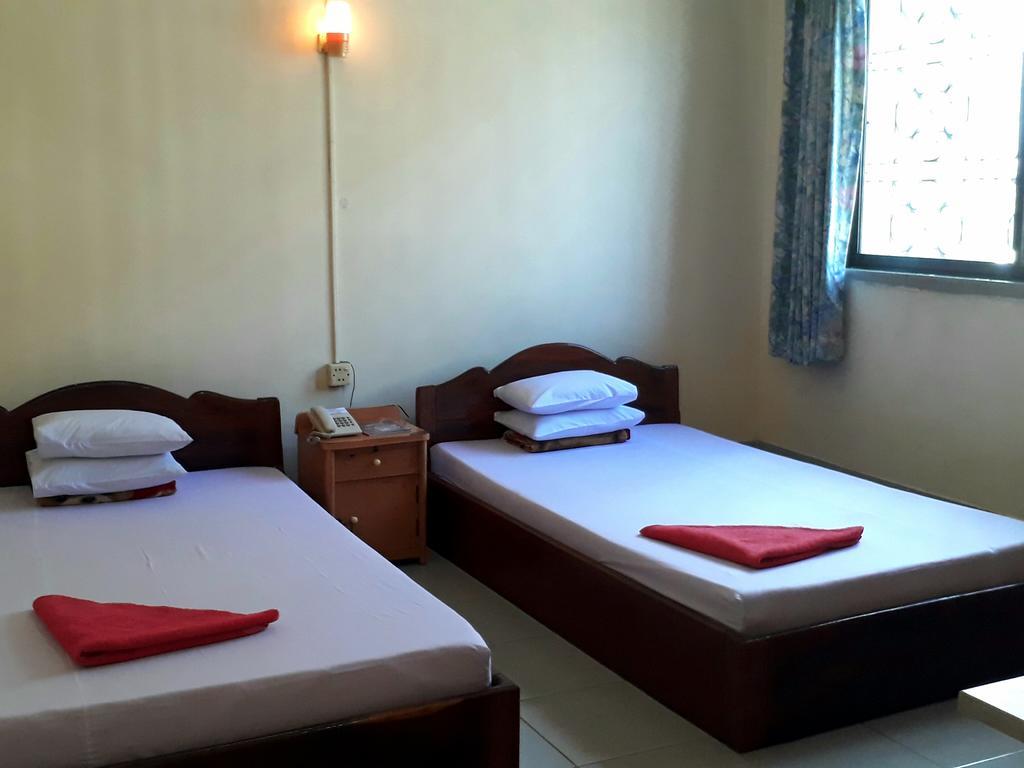 Hotel Capitol One *