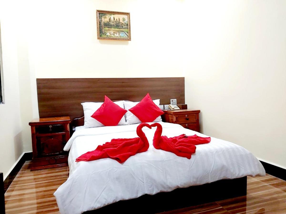 Capitol One Hotel *